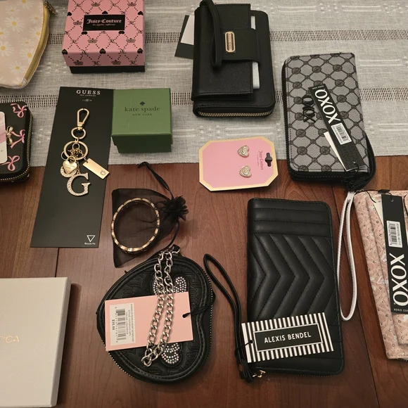 October Birthday Bag Game!! Pick a Number, Every Bag a Winner! One Grand Prize!! - Picture 11 of 16